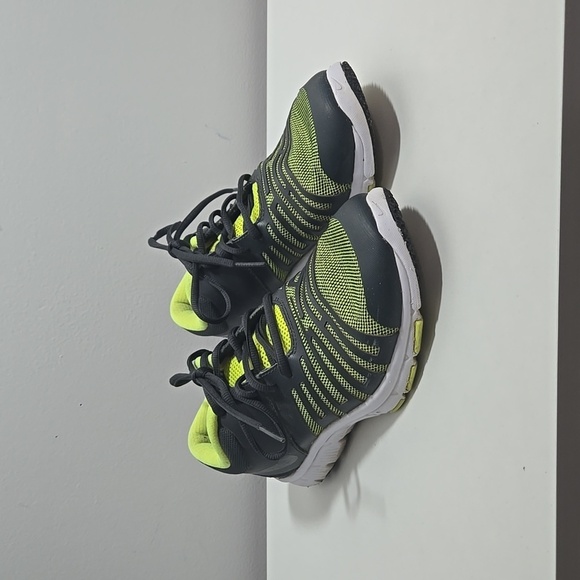 Nike Boys Flex Show TR5 Black and Neon - Picture 1 of 9